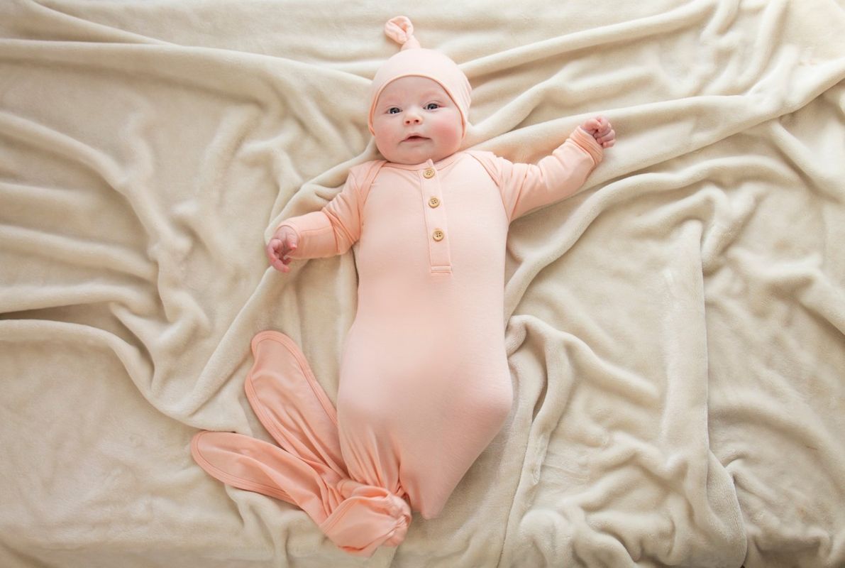 Anvi Baby Organic Bamboo Knotted Gown & Beanie Set 0-3M That's Peachy