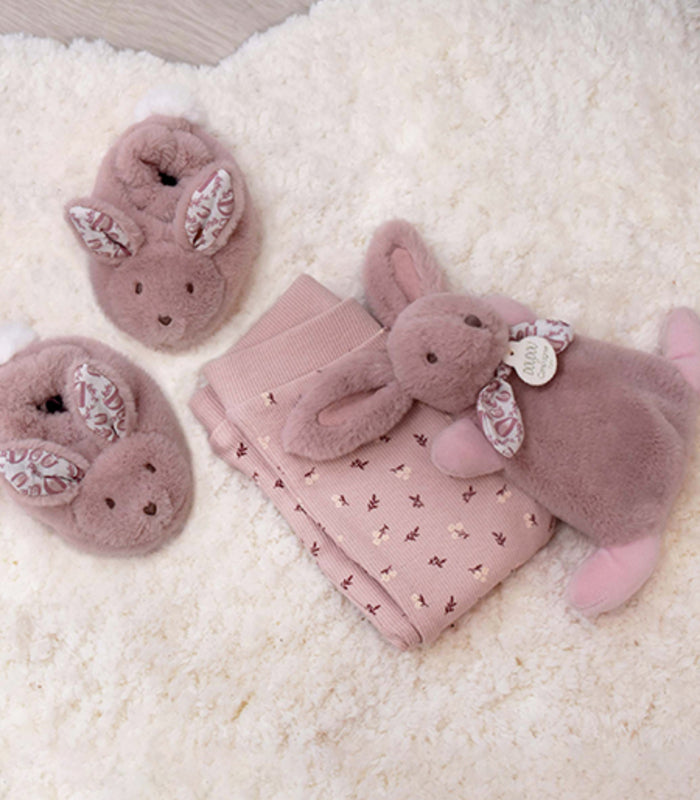 Doudou Et Compagnie La Garantie Gift Set Comforter & Slippers (0-6m) Rose