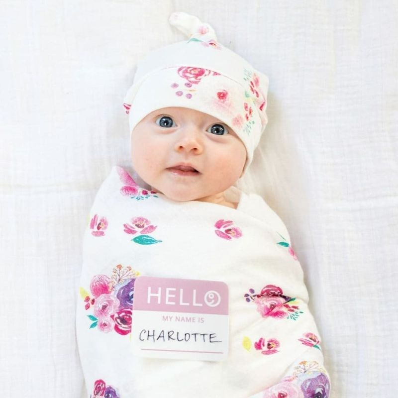 Lulujo Hello World Muslin Swaddle Blanket & Hat Set (0-4M) Posies