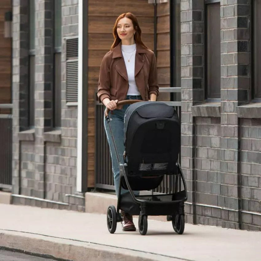 Nuna TRIV™ NEXT Stroller +Rain Cover & Adapter Caviar