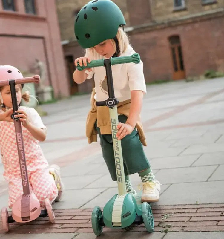 Scoot & Ride Highwaykick 3S LED Forest