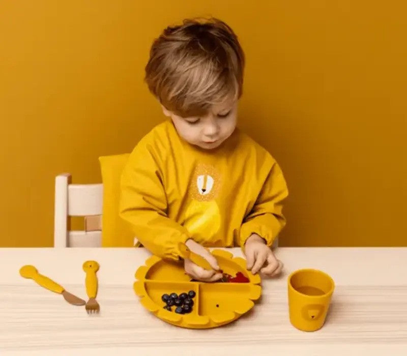 Trixie Bib Waterproof long sleeve Mr. Lion (6M-Plus)