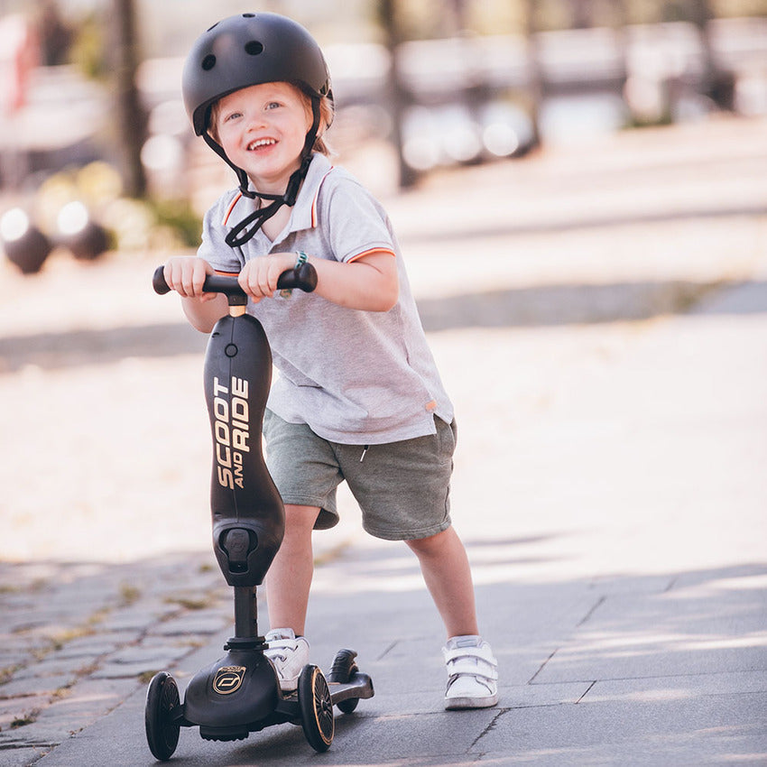 Scoot & Ride Kid Helmet S-M - Black/Gold